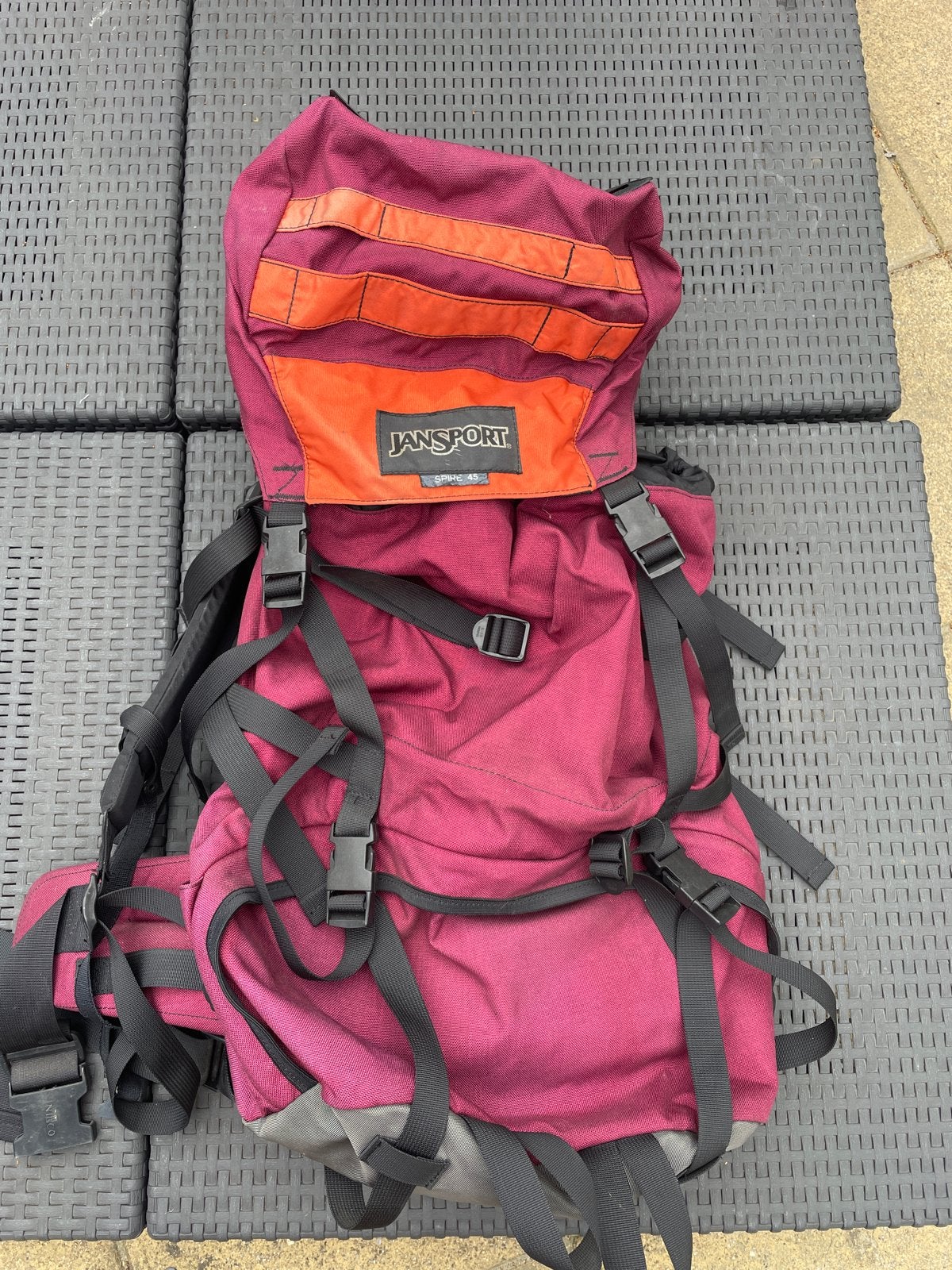 JanSport Spire 45 Trekking Rugzak - Zo goed als nieuw, Sieraden, Tassen en Uiterlijk, Tassen | Rugtassen, 25 tot 40 cm, Zo goed als nieuw