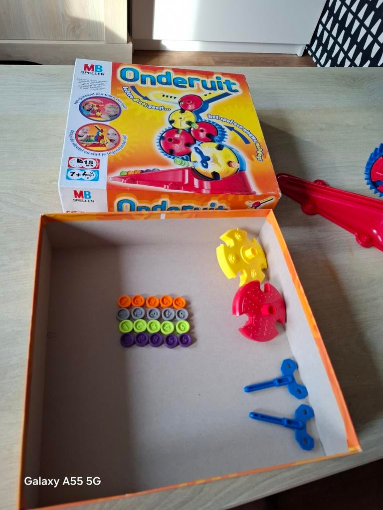 Onderuit - MB Spellen - Leuk gezelschapsspel, Een of twee spelers, 1027 Newport Ave, Pawtucket, RI 02861, USA, Ophalen of Verzenden