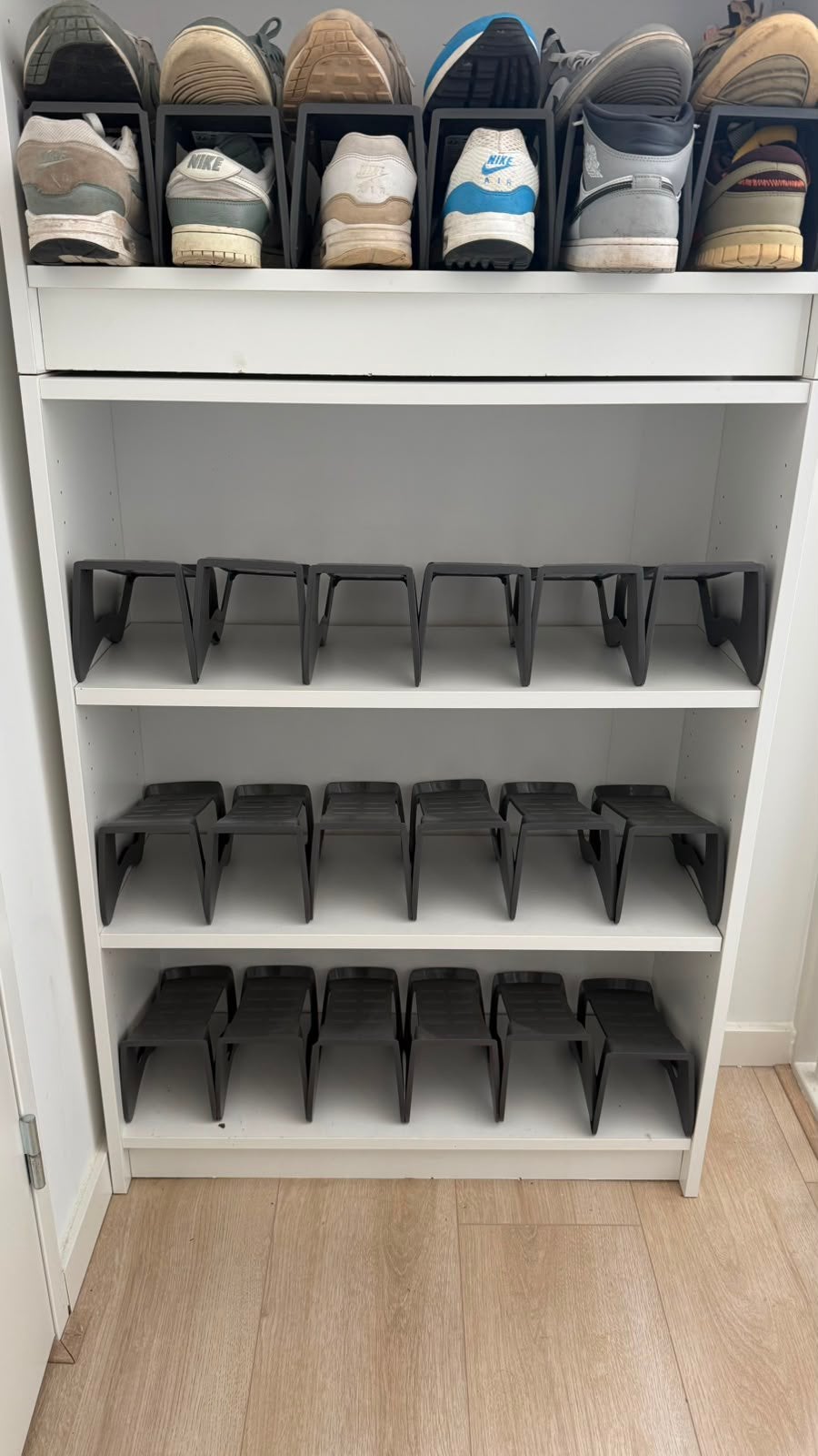 2x Billy Ikea 80x28x106 + 36 IKEA MURVEL (Schoenenopberger), Ophalen, Zo goed als nieuw