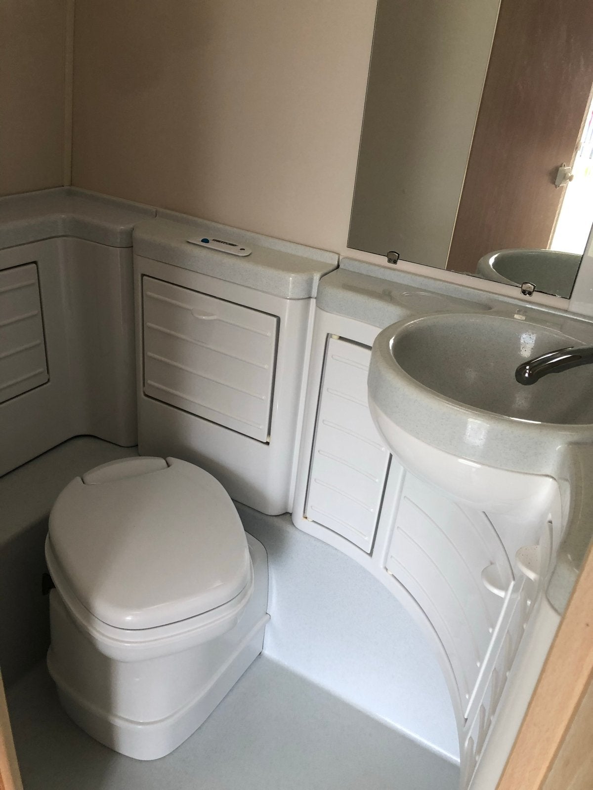 Mooie Kip caravan met luifel, zo goed als nieuw!, Standaardzit, Kip, Tot en met 2, Particulier