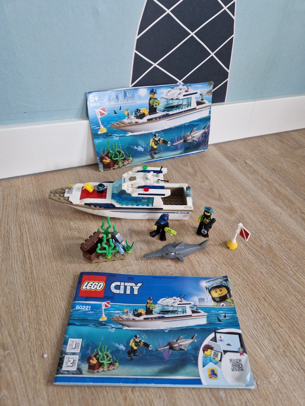 LEGO City Politie Patrouilleboot 60221 met duikers, Ophalen of Verzenden, Zo goed als nieuw
