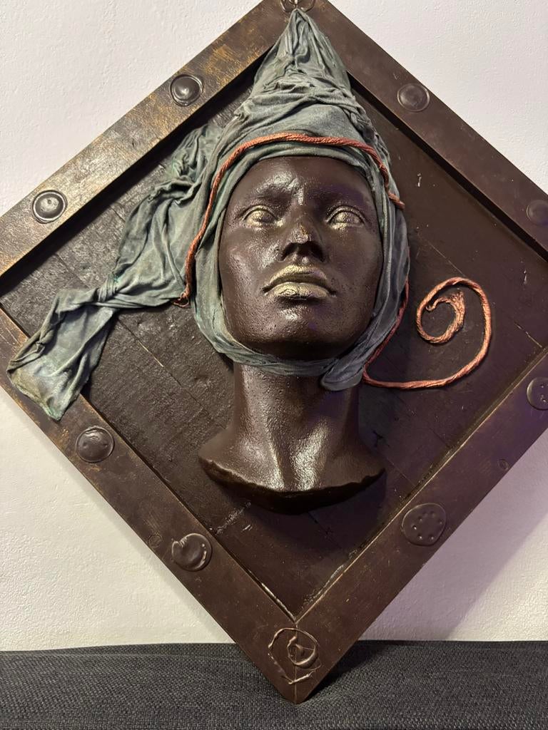 Wanddecoratie: Vrouwenbuste met hoofddoek, Ophalen of Verzenden