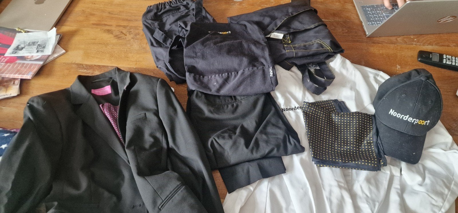 Noorderpoort Uniform Set: Opleiding Hotel manager, Maat 38/40 (M), Zwart, Ophalen of Verzenden, Jasje