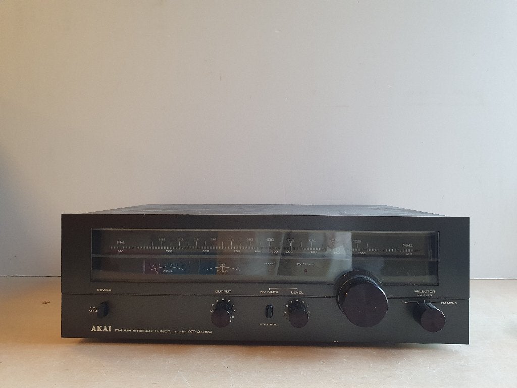 Akai Stereo Tuner AT-2450, Ophalen of Verzenden