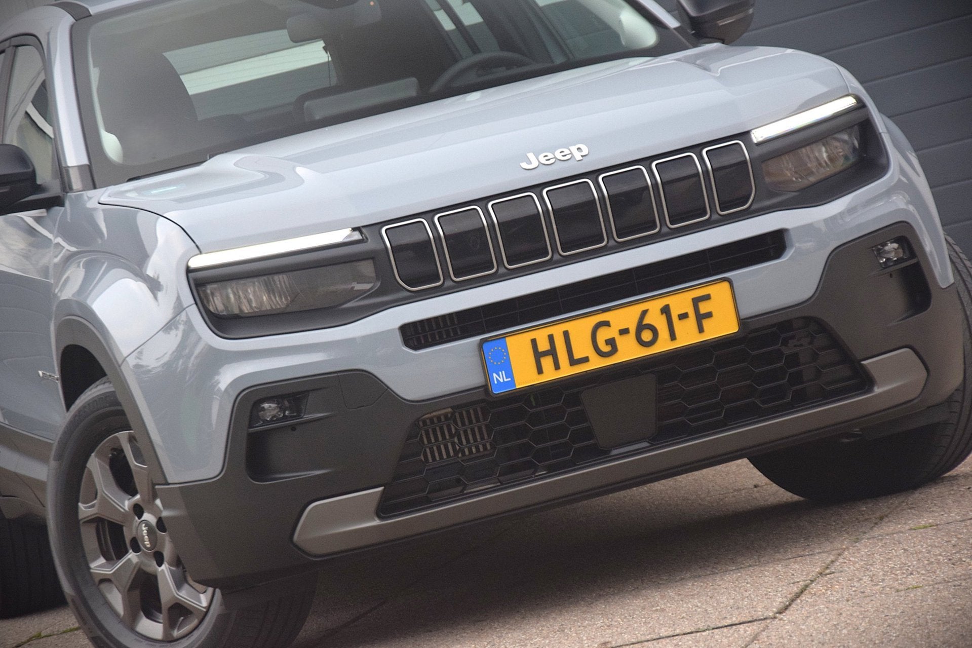 Jeep AVENGER 1.2 e-Hybrid Longitude ADAPTIEVE CRUISE/NAVIGAT, Auto's, Dealer onderhouden, 101 pk, Gebruikt, 1199 cc