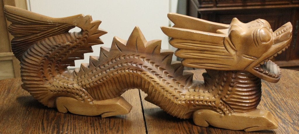 Uniek handgesneden houten drakenbeeld, Overige onderwerpen, Verzenden, 50 - 100 cm, Hout