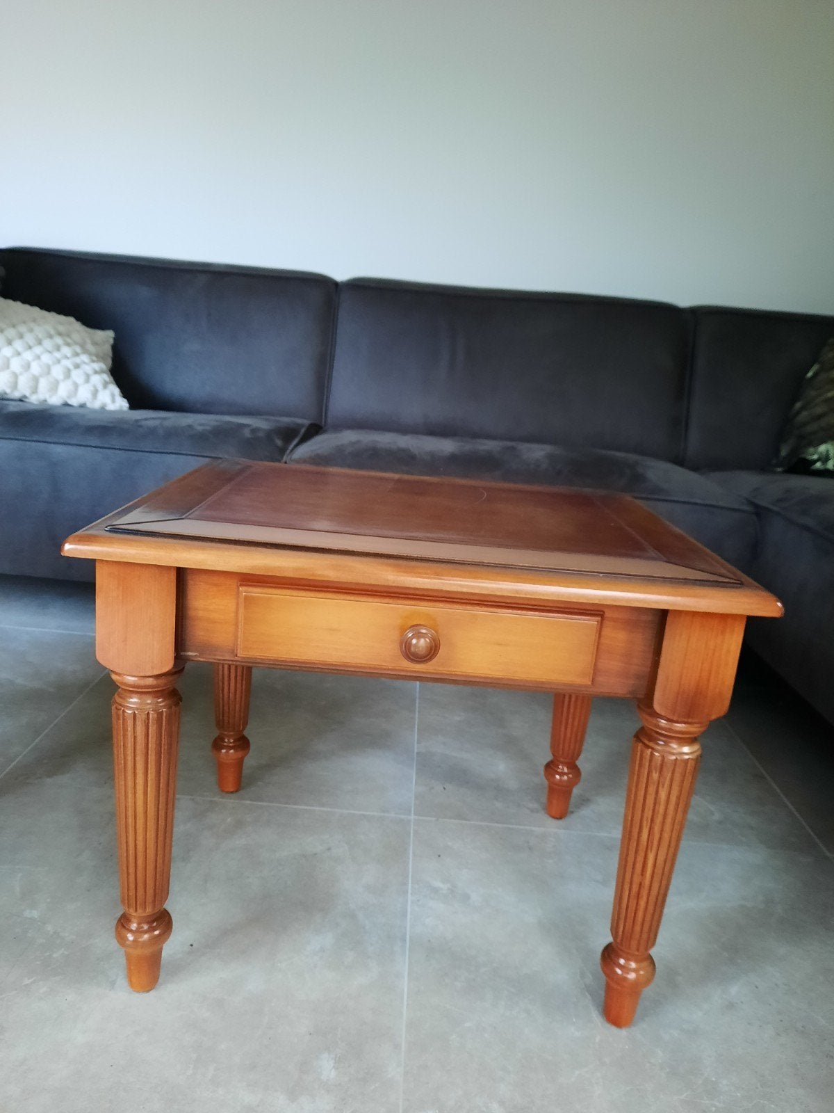 Kersenhouten hoektafel met lade - Meubelmakerij Lotus, Huis en Inrichting, Tafels | Salontafels, Ophalen, 50 – 75, Gebruikt, 50 tot 100 cm