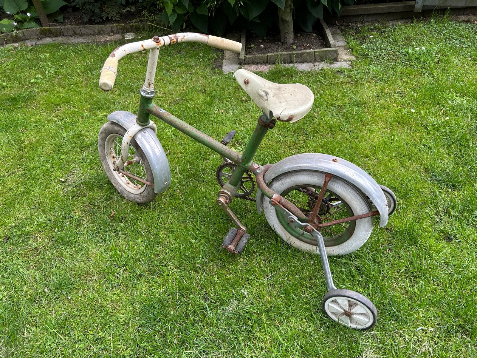 Oud kinderfietsje, Ophalen