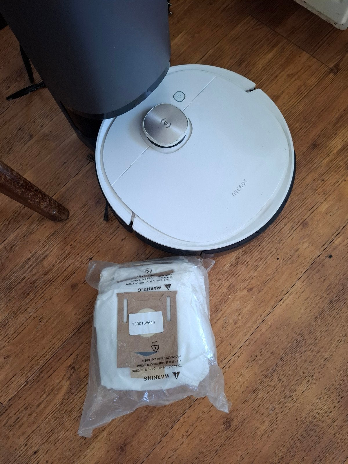 Ecovacs Deebot T8 met station en Toebehoren., Ophalen of Verzenden, Zo goed als nieuw, Robotstofzuiger, Ecovacs