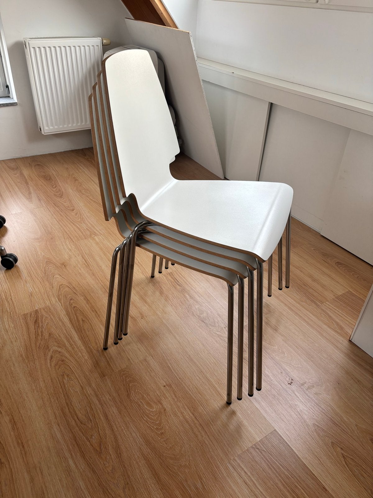 4 witte IKEA eetkamerstoelen in perfecte staat, Huis en Inrichting, Stoelen, Ophalen, Kunststof, Wit, Zo goed als nieuw