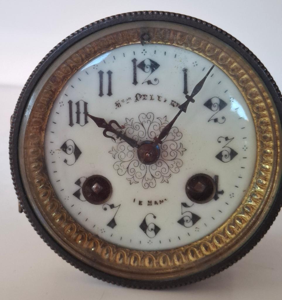 Frans pendule uurwerk met inbouw rand en achter deksel., Antiek en Kunst, Antiek | Klokken, Ophalen of Verzenden