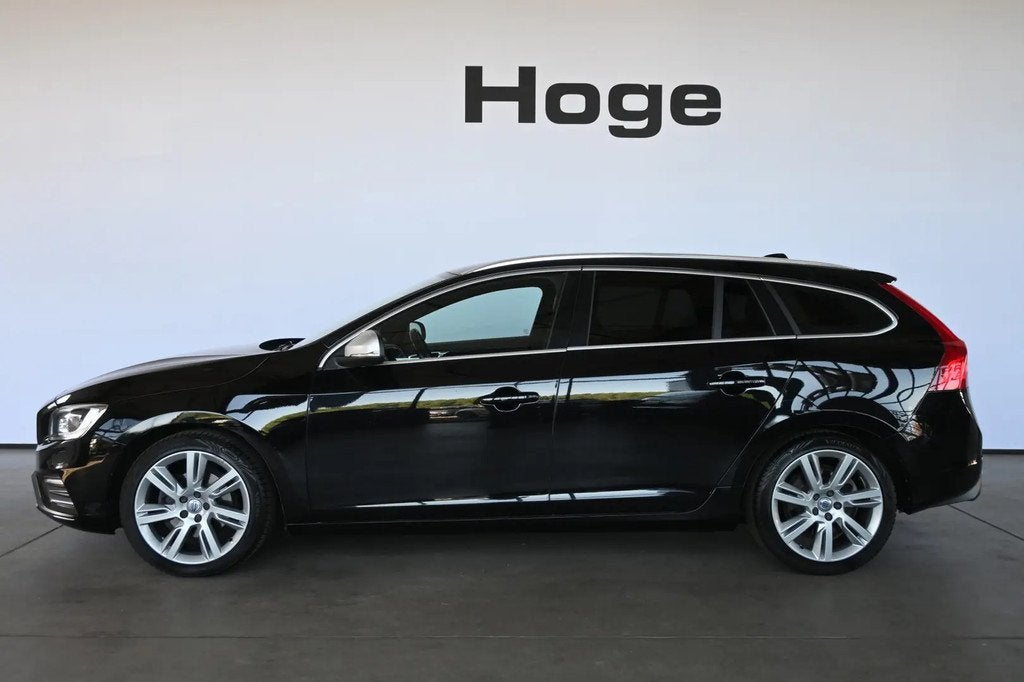 Volvo V60 2.0 D3 Nordic R-Design Automaat Clima € 14.940,0, Automaat, Gebruikt, 4 cilinders, Leder en Stof