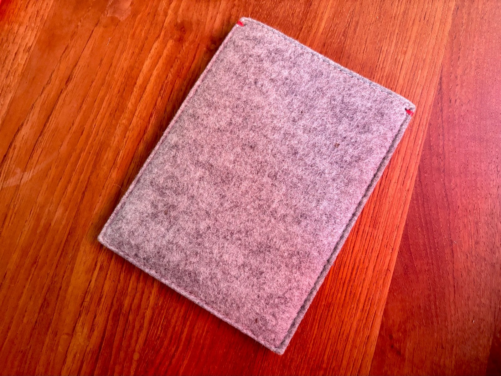 Kobo Clara vilten hoes van Westerman Bags, Computers en Software, E-readers, Ophalen of Verzenden, Zo goed als nieuw