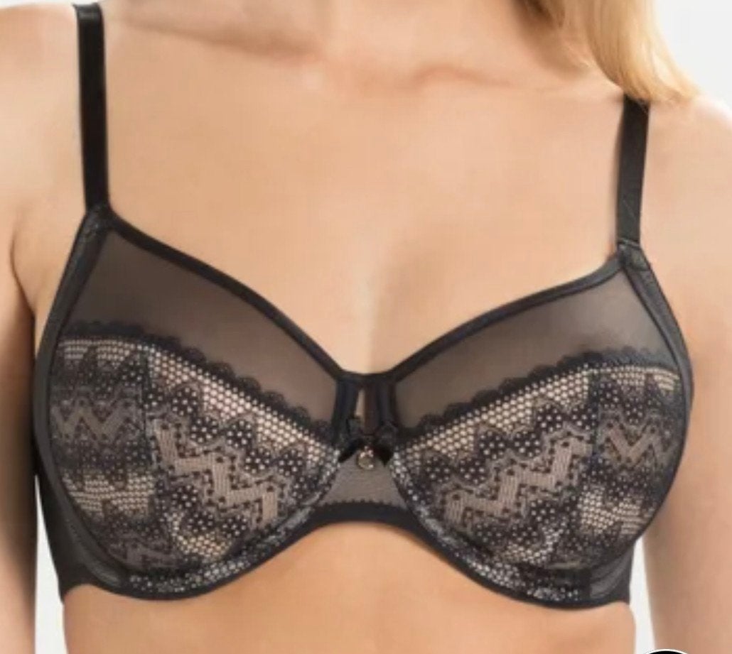 Prachtige Chantelle BH 85 C. Is me 1 cupmaat te klein helaas, Chantelle, Ophalen of Verzenden, BH