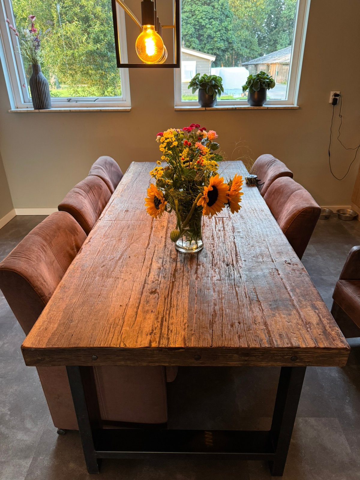 Mooie robuuste tafel te koop, Huis en Inrichting, Tafels | Eettafels, Ophalen, Zo goed als nieuw