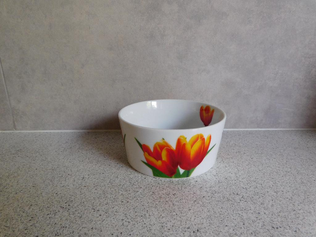 Kom 5,5x12 cm. Tulp PPD, Ophalen of Verzenden, Zo goed als nieuw, Kom(men), Overige stijlen