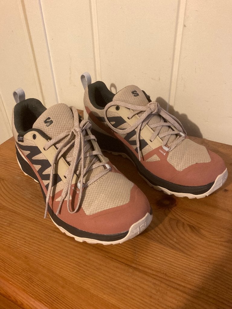 Nette bruin zwarte gympen van Salomon, maat 41,5, Salomon, Bruin, Verzenden, Sneakers of Gympen