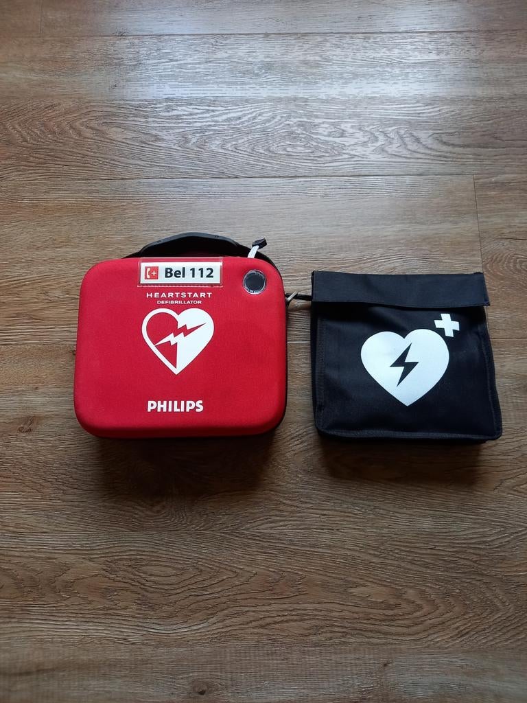 Philips Heartstart Defibrilator/AED met toebehoren, Diversen, Verpleegmiddelen, Ophalen of Verzenden, Zo goed als nieuw