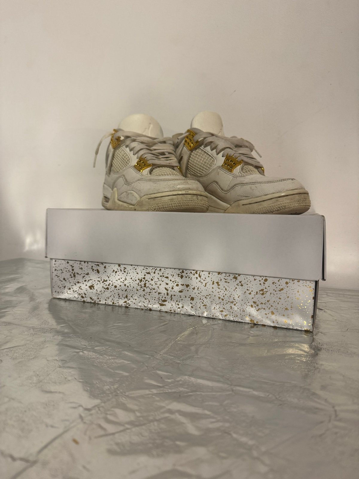 Jordan 4 Retro Metallic Gold (W) - Maat 41, Ophalen of Verzenden, Gedragen, Wit, Sneakers of Gympen