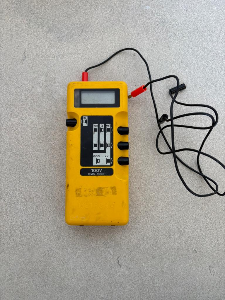 Metrohm DMS 100D Isolatiemeter - Betrouwbaar en Compact, Doe-het-zelf en Verbouw, Meetapparatuur, Ophalen of Verzenden, Gebruikt