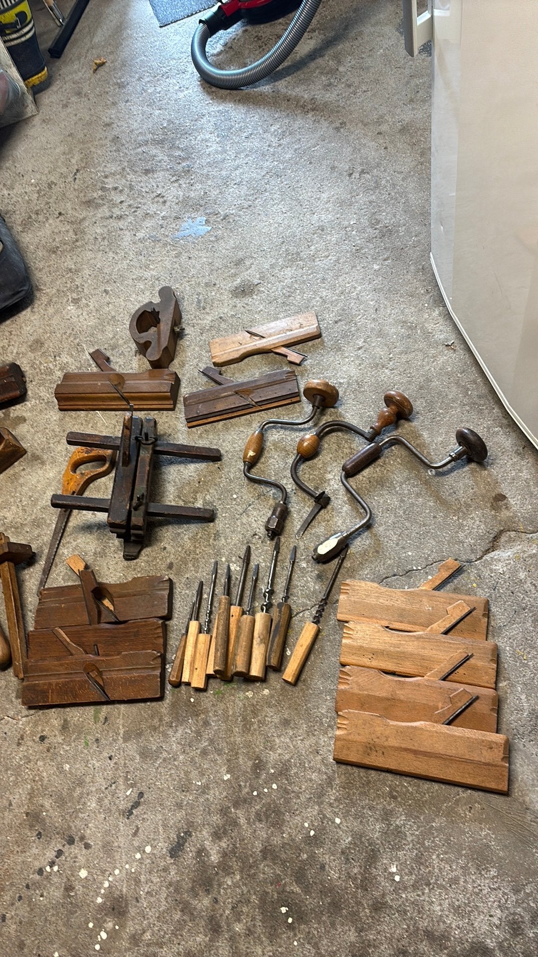Oud timmermansgereedschap, Ophalen