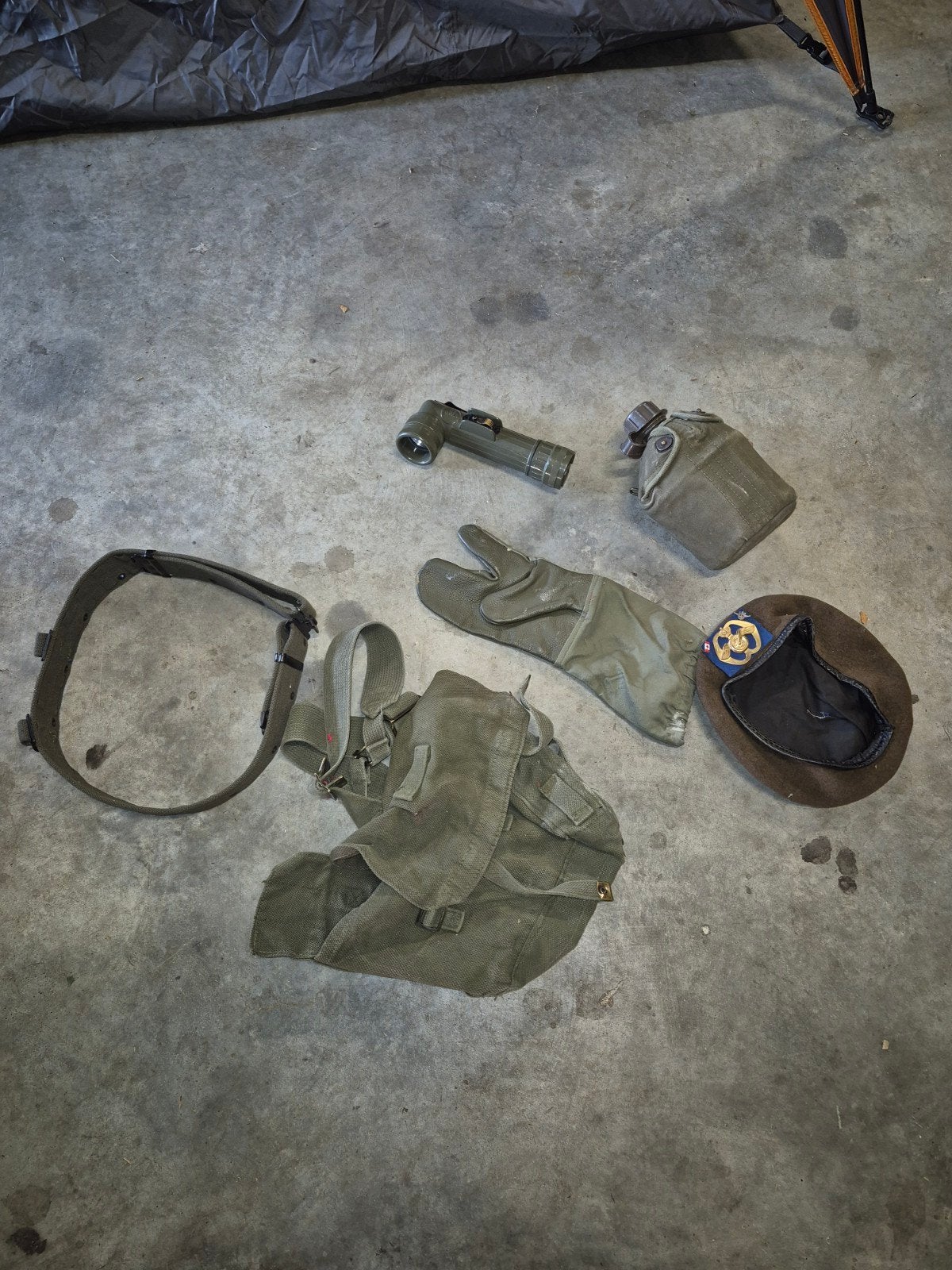 Diverse militaire spullen: riemen, emblemen en meer, Ophalen of Verzenden, Overige soorten, Overige typen