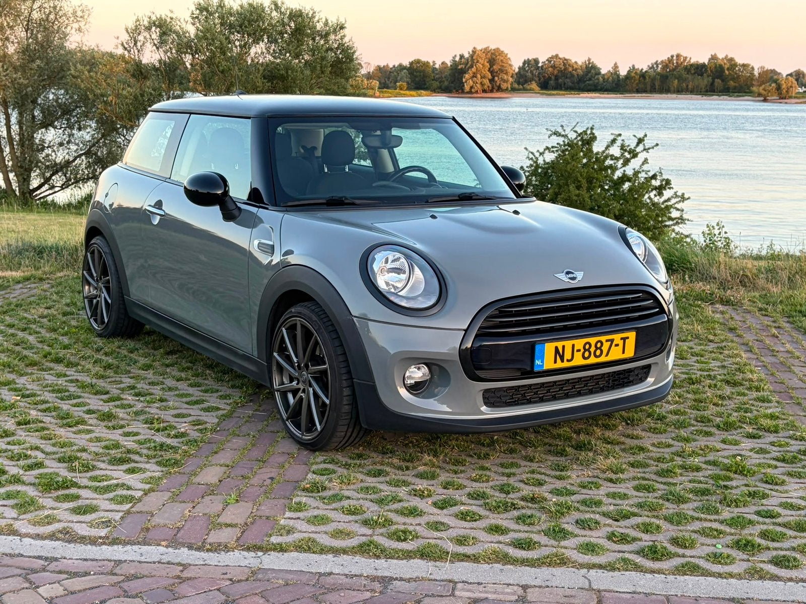 Mini Cooper 1.5 2017 Grijs, Auto's, Mini, Particulier, Cooper, Airbags, Airconditioning, Bluetooth, Boordcomputer, Cruise Control