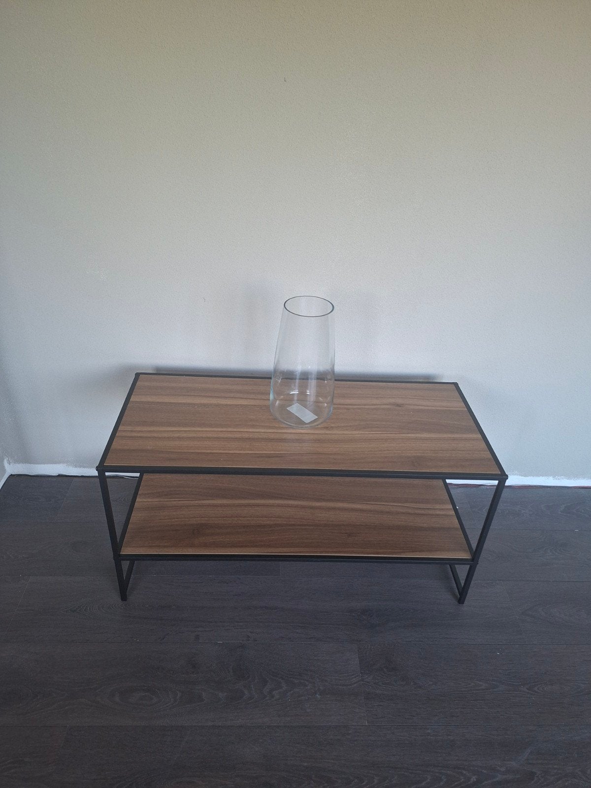 Mooie tafel en dressoir kastje, Huis en Inrichting, Tafels | Salontafels, 50 – 75, Zo goed als nieuw, Modern industrieel, Rechthoekig