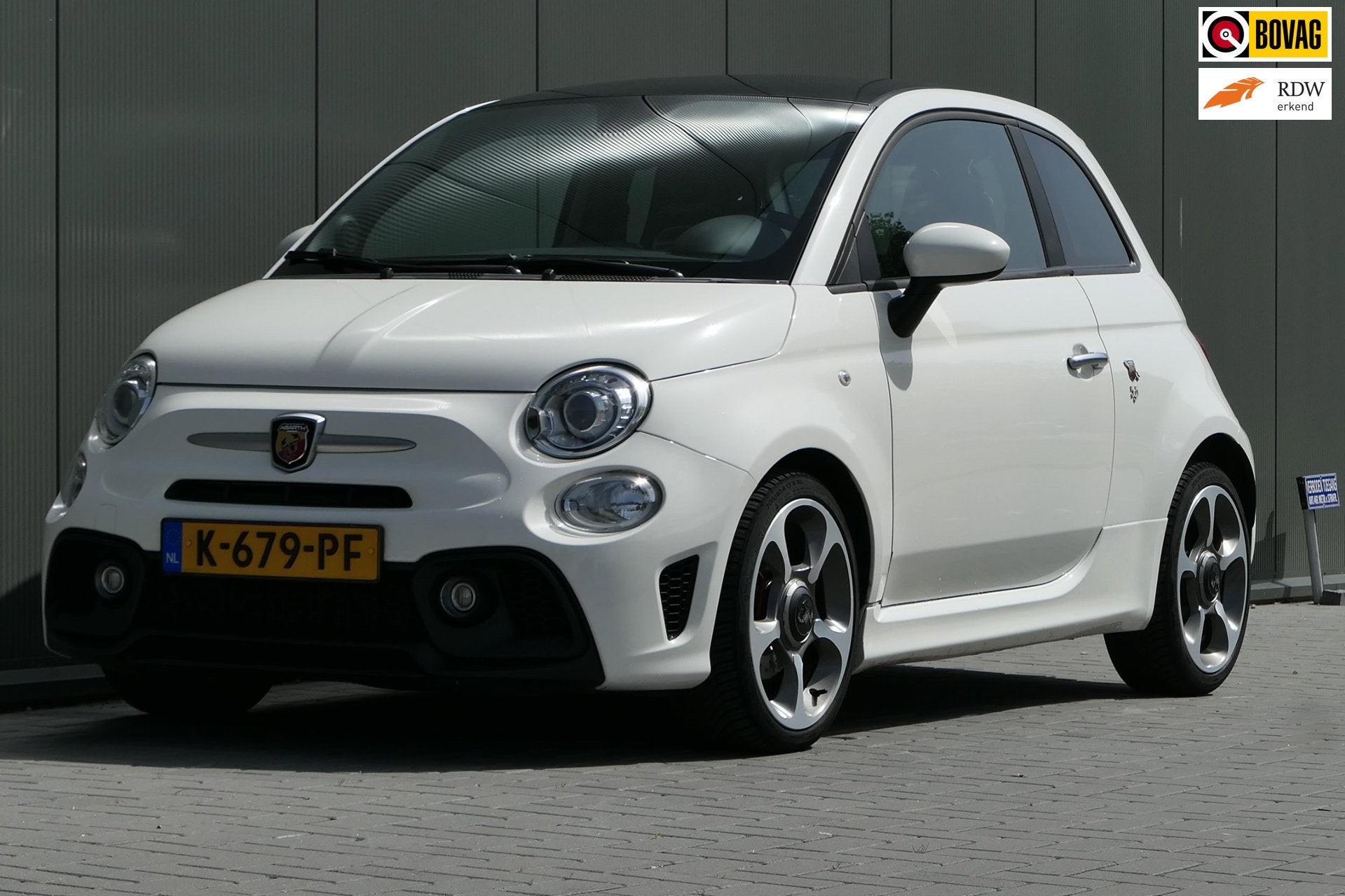 Abarth 595 1.4 T-Jet Leder Clima, Auto's, Abarth, Voorwielaandrijving, 145 pk, Gebruikt, Zwart