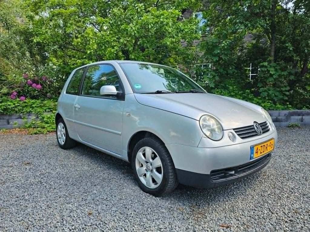 Volkswagen 2004 Grijs, Voorwielaandrijving, 31 €/maand, 4 cilinders, 4 stoelen