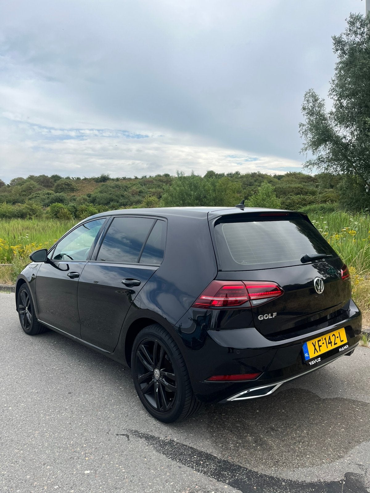 Volkswagen Golf 7.5 1.0 TSI 115pk Bluemotion 5D 2019 Zwart, Auto's, 1165 kg, Zwart, Origineel Nederlands, 630 kg