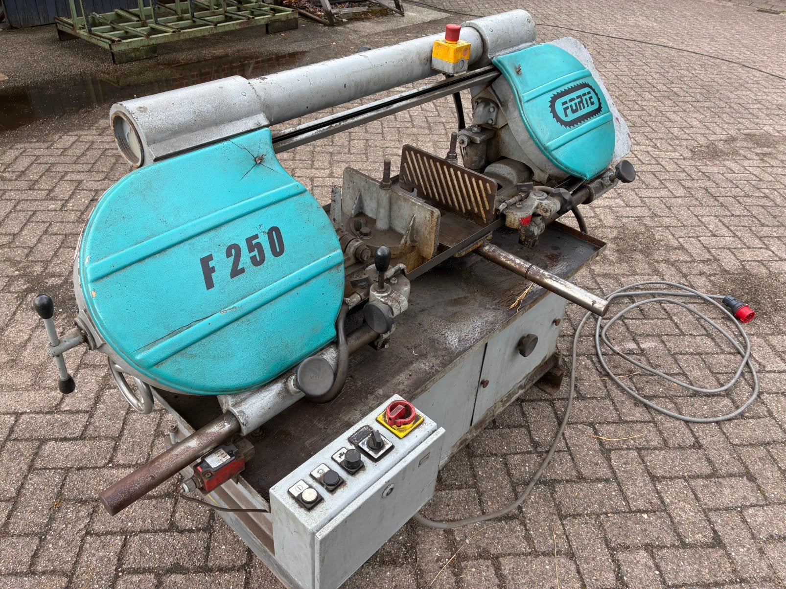 Lintzaag/bandzaag machine Forte F250, Zakelijke goederen, Machines en Bouw | Metaalbewerking, Ophalen