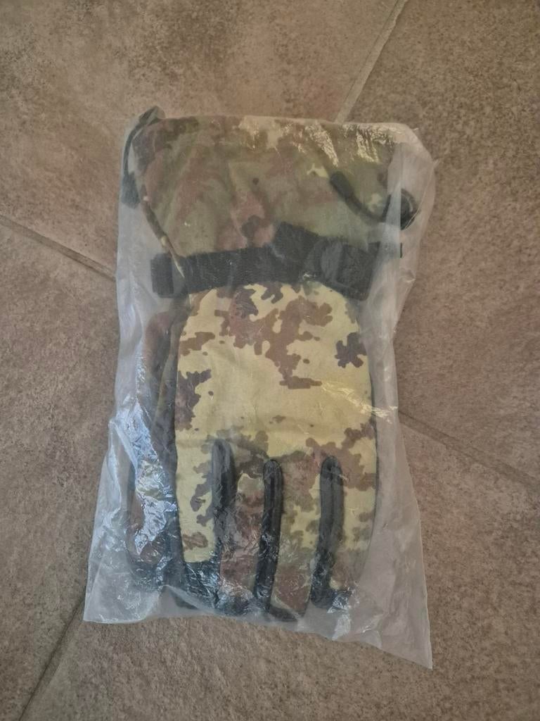 Italiaanse Leger Winter Handschoenen Vegetato Camouflage M, Maat 48/50 (M), Ophalen of Verzenden, Handschoenen, Nieuw