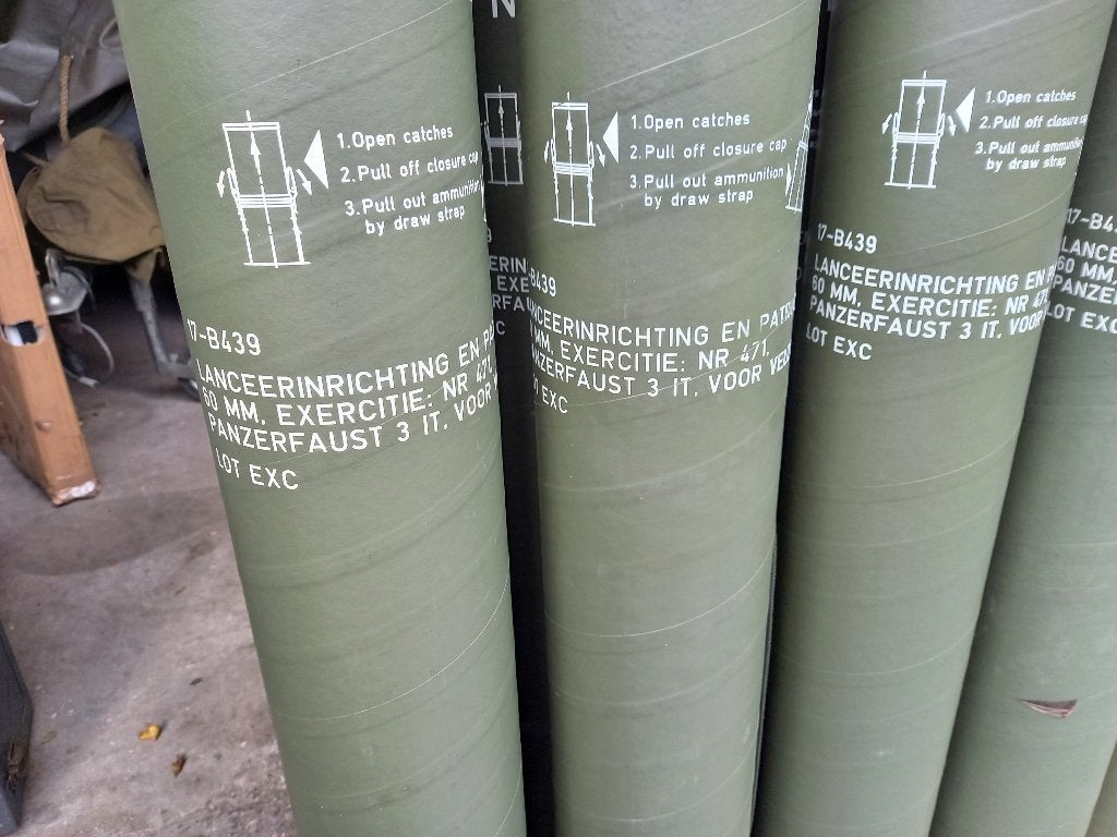 Transportkoker PANZERFAUST antitankwapen leger, Ophalen, Landmacht, Nederland
