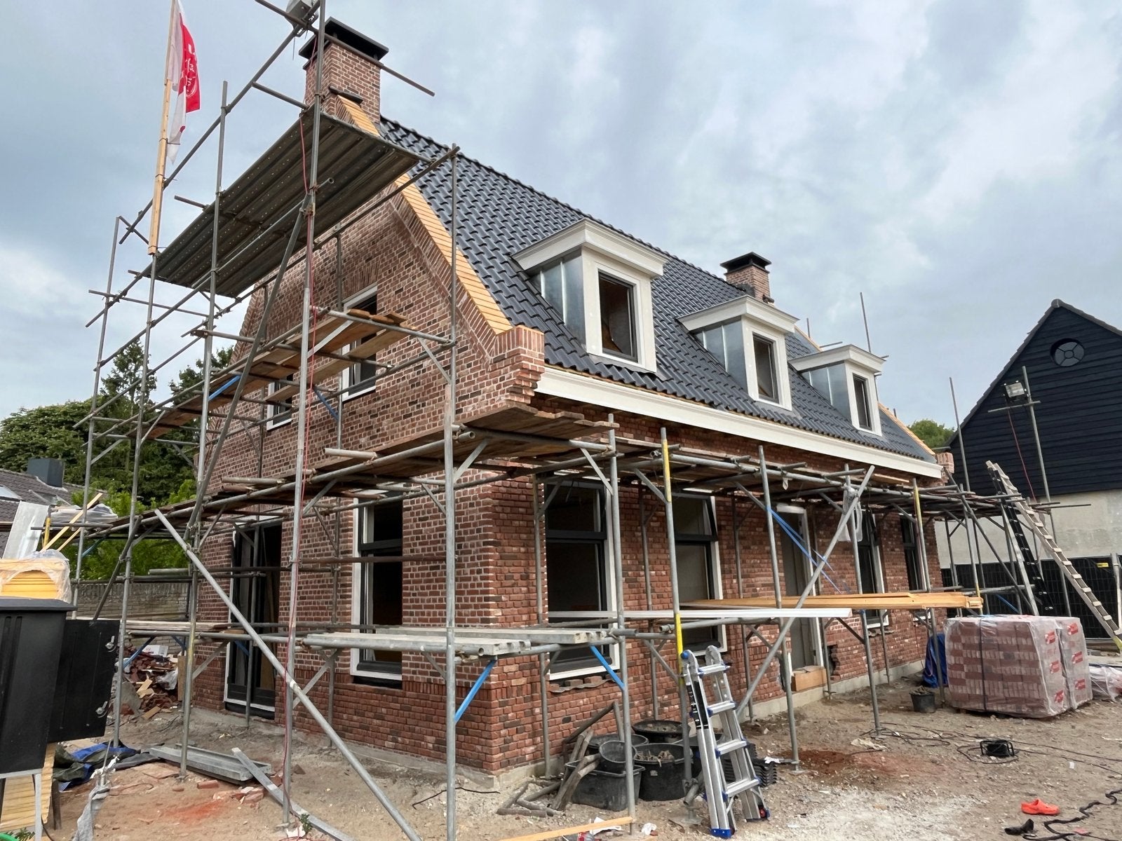Jukken steiger - Genoeg voor een vrijstaand huis, Doe-het-zelf en Verbouw, Steigers, Ophalen of Verzenden, Gebruikt, Gevelsteiger