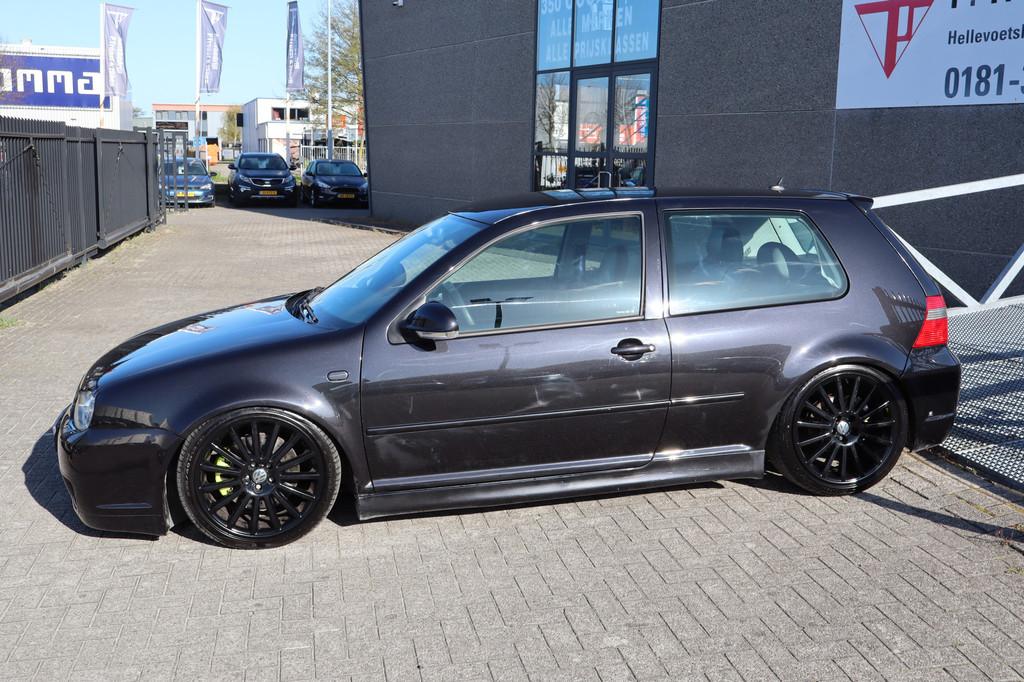 Volkswagen Golf 2.8 V6 4Motion UNIEK! Airride! Milltek uitla, Auto's, Volkswagen, Stoelverwarming, Gebruikt, Zwart, 700 kg