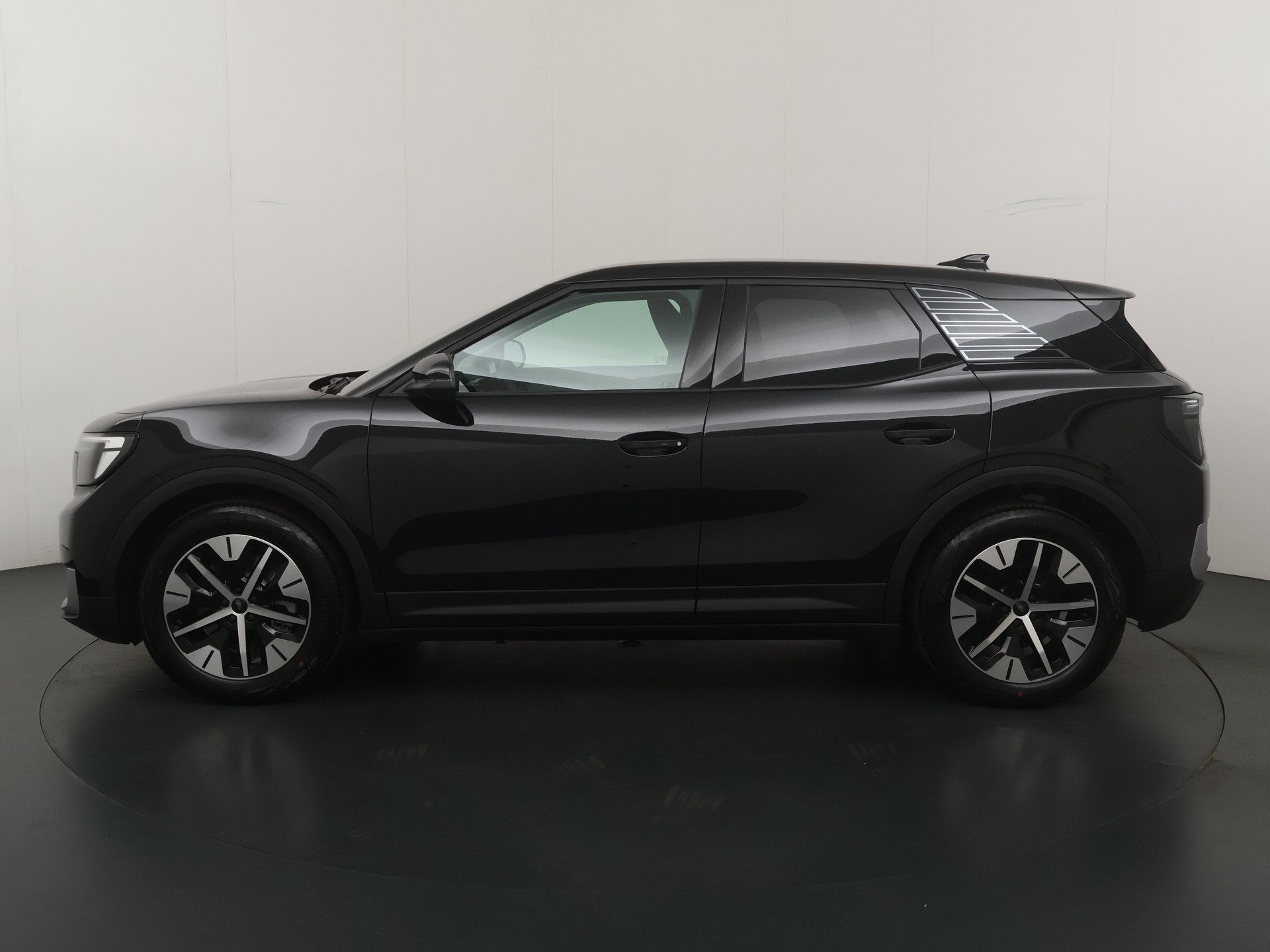 Ford Explorer Style RWD 58 kWh | Comfort Pack 1 | All-season, Auto's, Automaat, Achterwielaandrijving, 1800 kg, Zwart