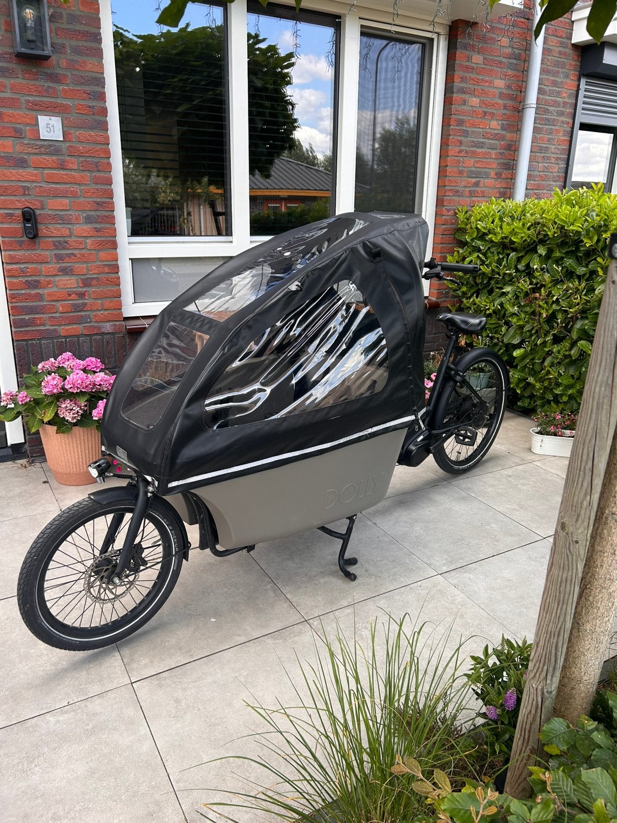 Dolly elektrische bakfiets 2024 incl. regenhuif + extra accu, 3 kinderen, Elektrisch, Zo goed als nieuw, Schijfrem