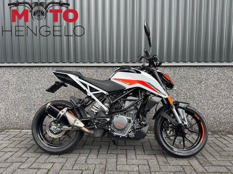 KTM 390 DUKE (bj 2021), Motoren, KTM Sportmotorcycle Nederland BV, Bedrijf, ACHTERBROEK 11
6596 MP  MILSBEEK, NL, Naked bike