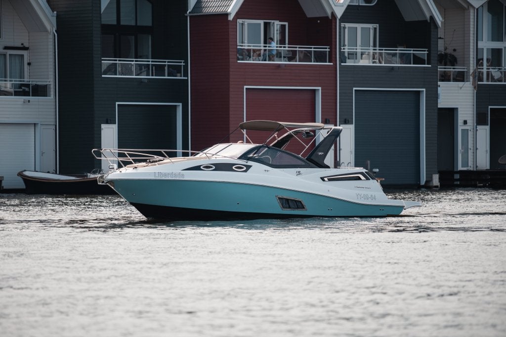 Fibrafort 330GT, Gebruikt, Binnenboordmotor, Walstroom, Polyester