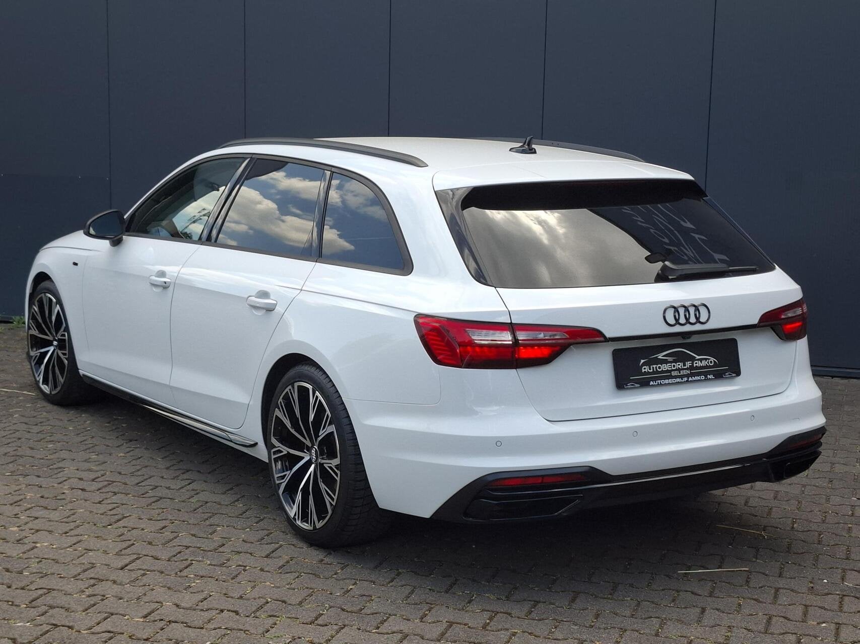 Audi A4 Avant 35 TFSI S edition LEDER / MEMORY / DAB / CARPL, Gebruikt, Euro 6, 4 cilinders, A4