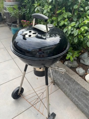 Bbq op kolen te koop met hoes, Ophalen, Zo goed als nieuw