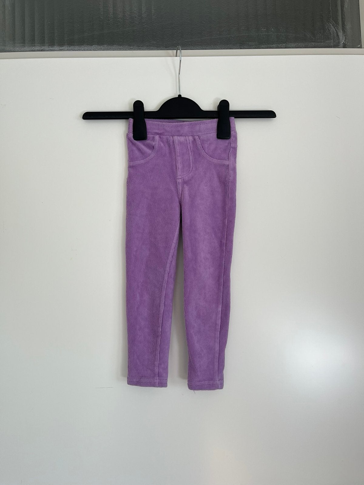 Paarse / lila broek ribbelpatroon, maat 98 Dopo Dopo Girls, Ophalen of Verzenden, Zo goed als nieuw, Meisje, Broek