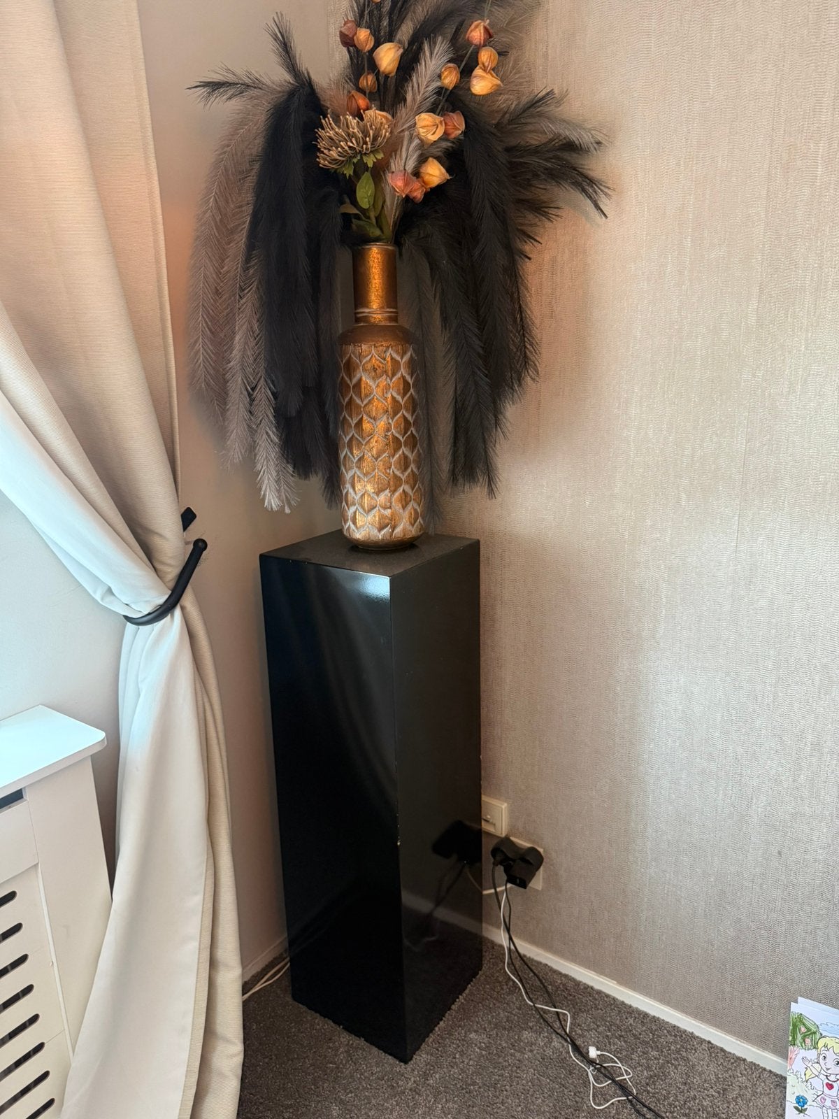 Decoratie zuil met pot en sierbloemen, Ophalen, Zo goed als nieuw
