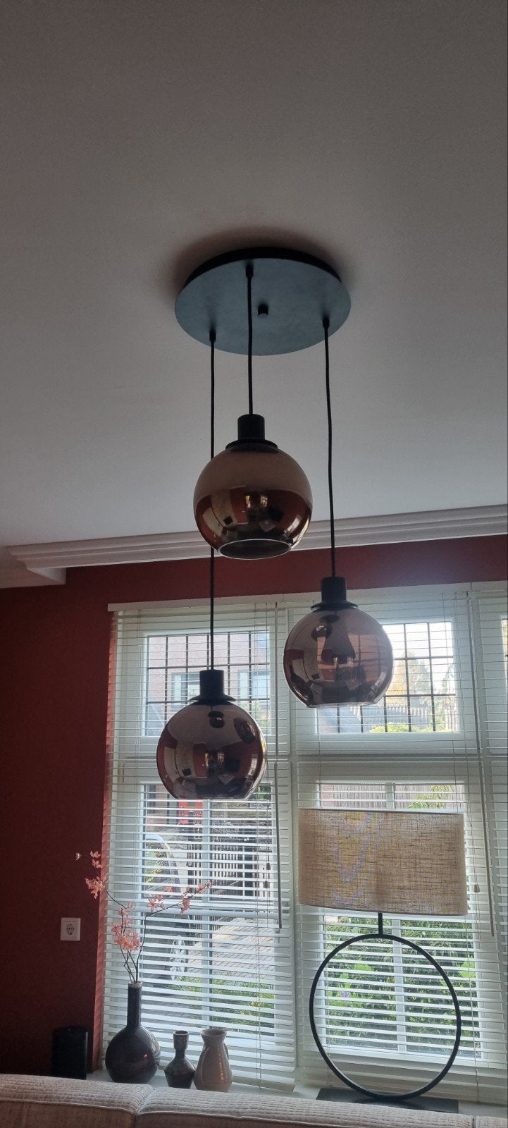 Moderne hanglamp met 3 roze kleurige glazen bollen, Ophalen, Modern, Industrieel, E27 (groot), Zo goed als nieuw