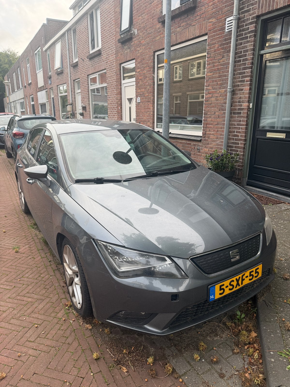 Seat Leon 1.6 TDI 81KW/110PK 2014 Grijs TURBO DEFECT, Voorwielaandrijving, 1160 kg, Zwart, 4 cilinders