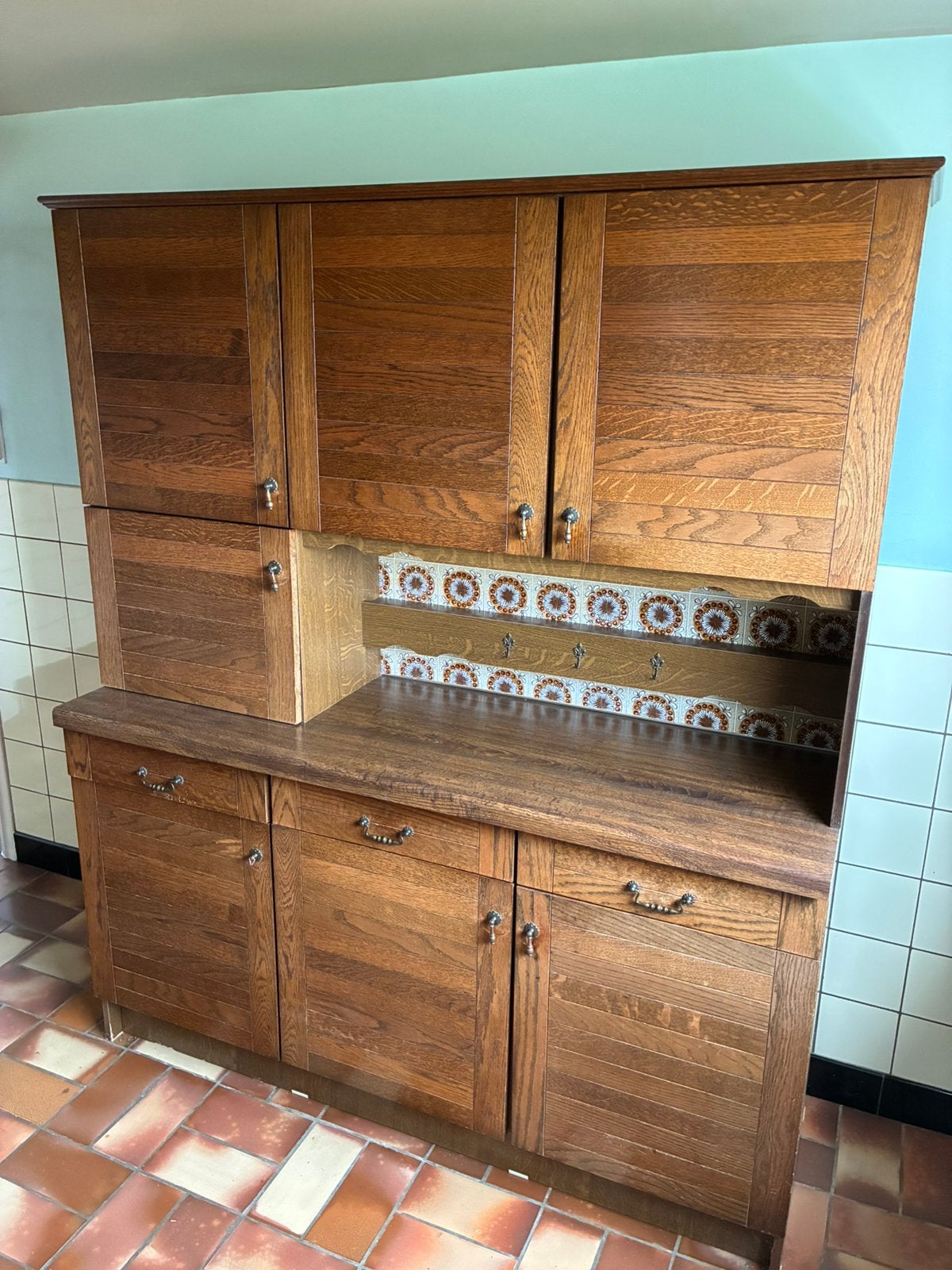 Mooie houten kast met veel opbergruimte, Huis en Inrichting, Kasten | Buffetkasten, Ophalen, Zo goed als nieuw, 150 tot 200 cm