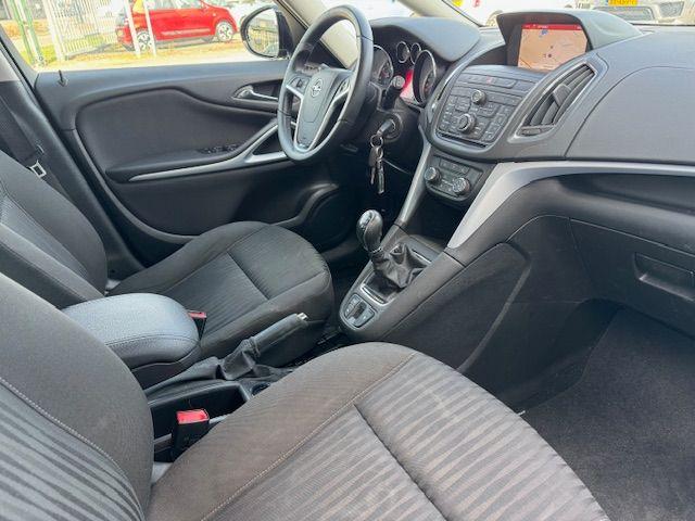 Opel Zafira Tourer 1.4 120pk Business+ 5persoons 144.000km A, Euro 5, Stof, Gebruikt, Zwart