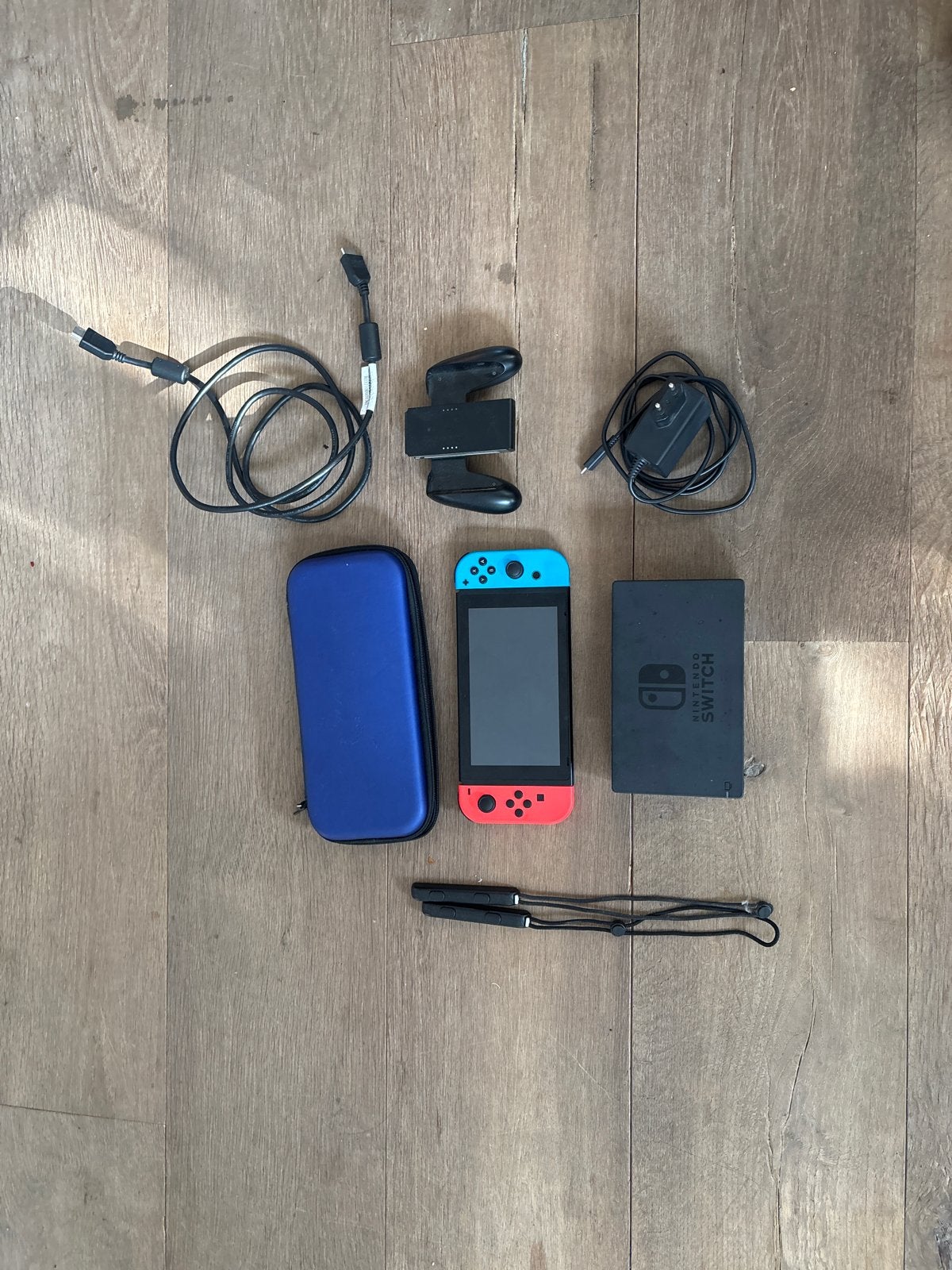 Nintendo Switch met accessoires, Switch 2019 Upgrade, Met 2 controllers, Ophalen of Verzenden, Zo goed als nieuw