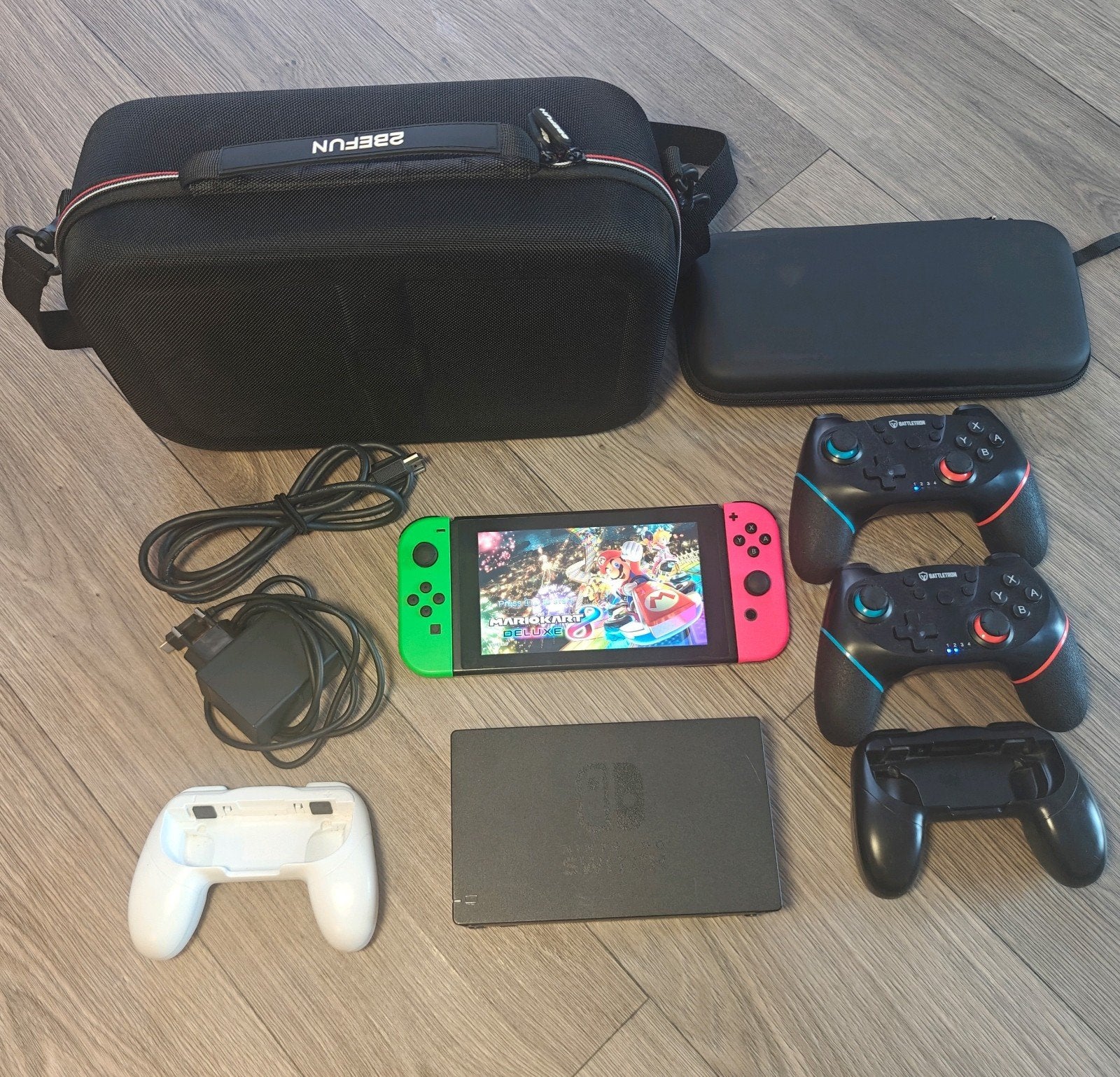 Nintendo Switch Mario kart 8 Deluxe, Gebruikt, Racen en Vliegen, Ophalen of Verzenden, 3 spelers of meer
